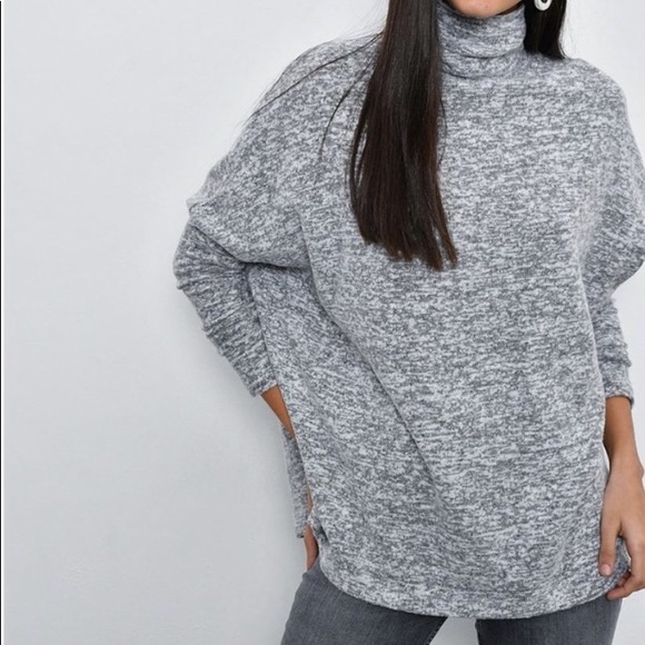 Milan Kiss Sweaters - NWT Milan Kiss soft gray heather turtleneck mock neck sweater